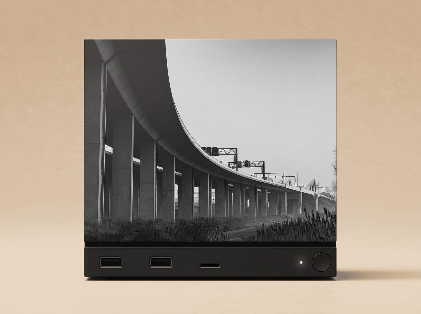 Roskambrug faceplate mounted on a Steam Machine, straight on